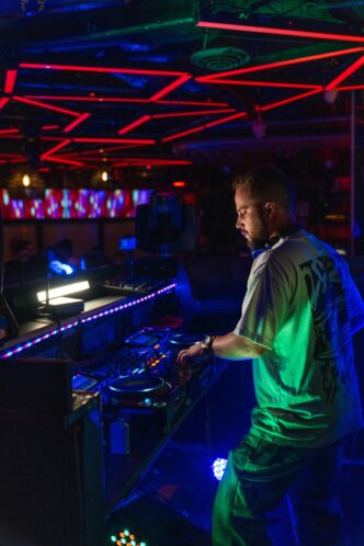Kevin Reinoso and Oldy Ochoa Drop Pulsating Tech House Anthem "Get It Now"